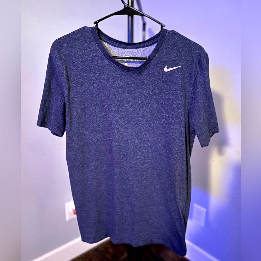 Nike men’s medium drifit shirt